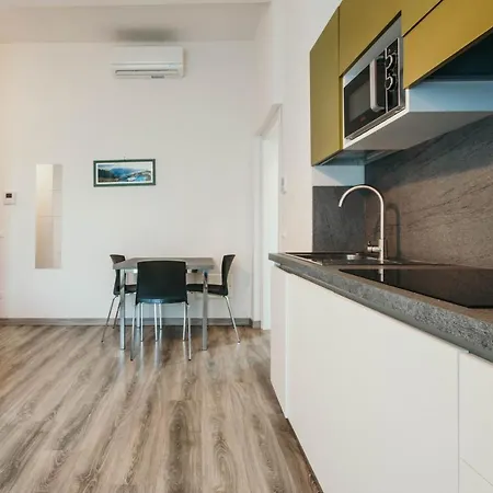 Apartman Al 13 - Lakeside Leisure & Business Stresa