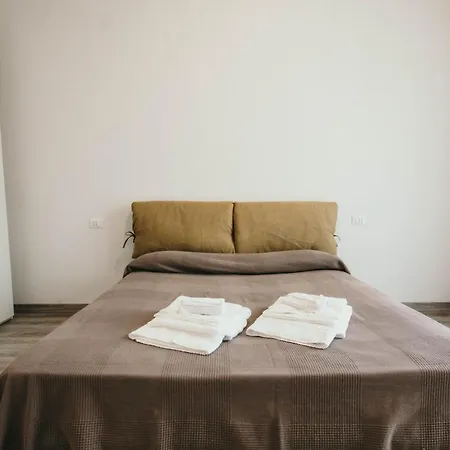 Al 13 - Lakeside Leisure & Business 스트레사