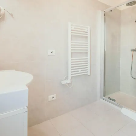 아파트 Al 13 - Lakeside Leisure & Business 스트레사