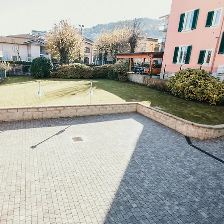 Al 13 - Lakeside Leisure & Business Apartman *