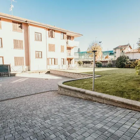 Al 13 - Lakeside Leisure & Business Apartman *