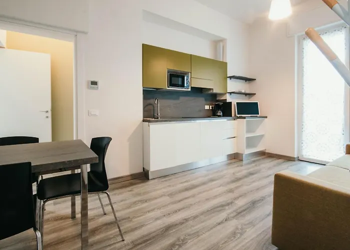 Al 13 - Lakeside Leisure & Business Apartamento Stresa