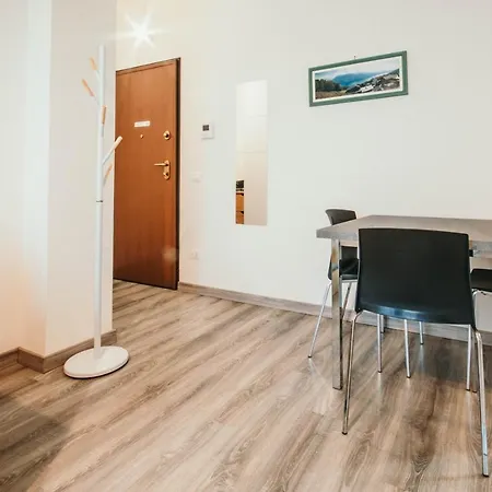 Al 13 - Lakeside Leisure & Business Apartament *