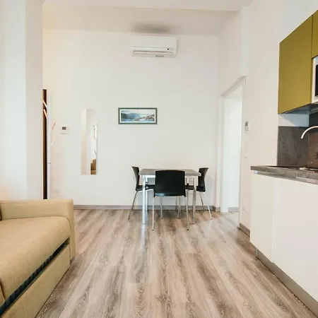 Al 13 - Lakeside Leisure & Business