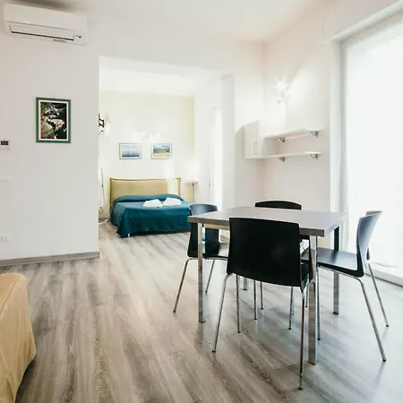 Al 13 - Lakeside Leisure & Business Apartament *