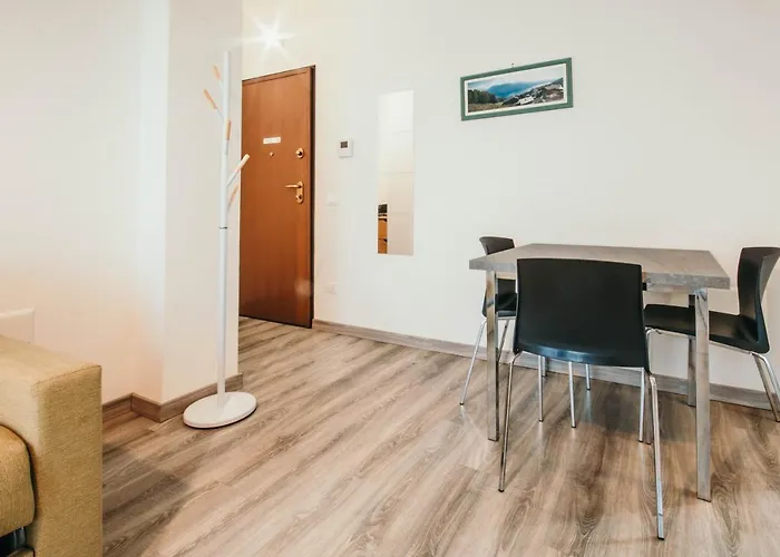 Al 13 - Lakeside Leisure & Business Apartman *