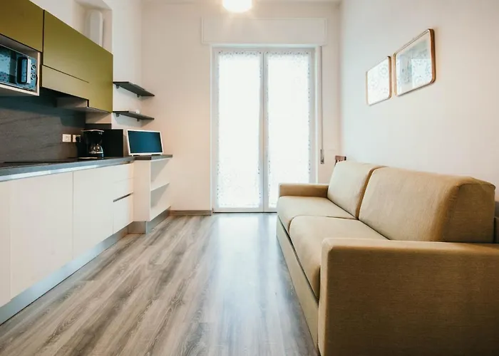 Apartman Al 13 - Lakeside Leisure & Business Stresa