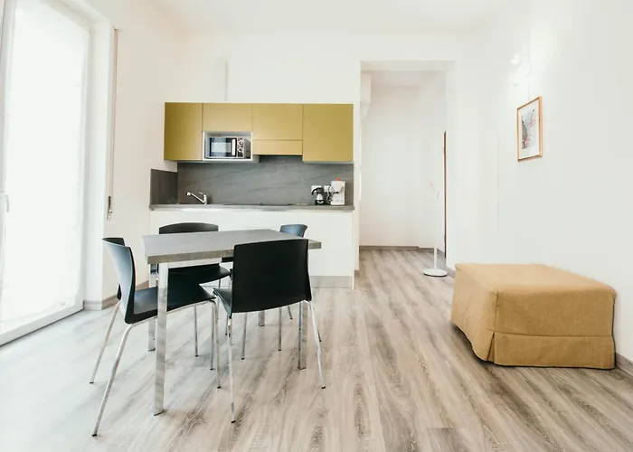 Apartman Al 13 - Lakeside Leisure & Business