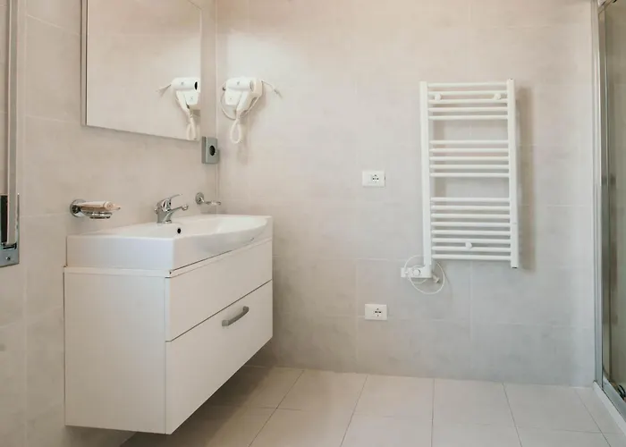 Apartman Al 13 - Lakeside Leisure & Business Stresa