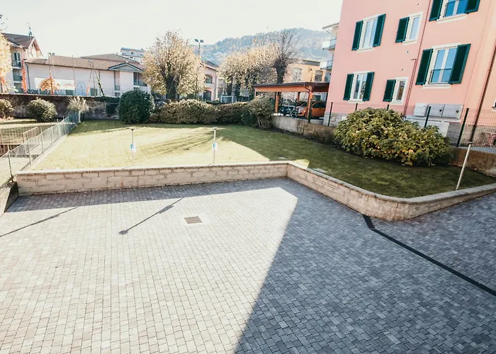 Al 13 - Lakeside Leisure & Business Apartman *